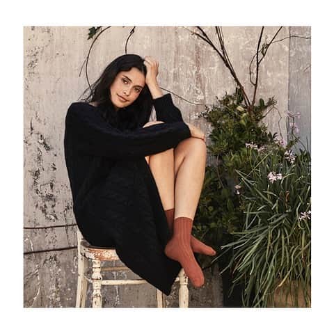 コレジアンのインスタグラム：「Treat yourself to these lovely, comfy ankle-socks, perfect for your everyday outfits! 🤩 . Available in many different shades 😍 Which colour is your fav? . Offrez-vous ces jolies chaussettes confortables, parfaites pour vos tenues de tous les jours! 🤩 . Disponibles dans de nombreuses teintes différentes 😍 Quelle couleur est votre préférée? . Pictures @shopdoen . #collegien #collegiensocks #madeinfrance #extrasoft #bestsocksever #barneklær #newin #egyptiancotton #靴下 #носки #sokker #instamum #fashion #styletips #womenssocks #socksoftheday #socksofinstagram #ootdfashion #instasocks #springsocks #slowfashion #ecofriendly」