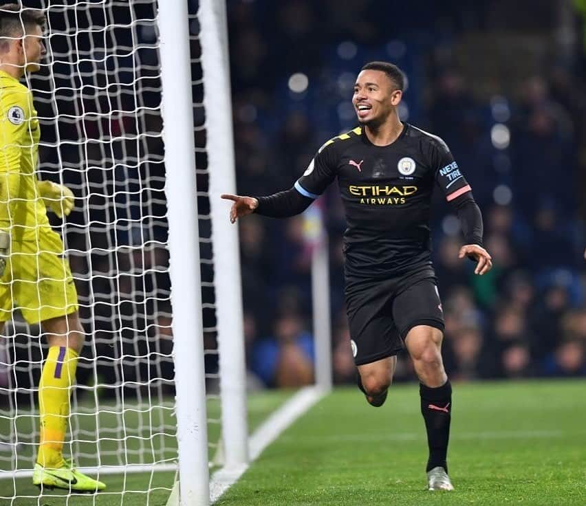 ガブリエル・ジェズスさんのインスタグラム写真 - (ガブリエル・ジェズスInstagram)「@premierleague is Back... 😃⚽️🤙🏽 #comeoncity」6月18日 2時54分 - dejesusoficial