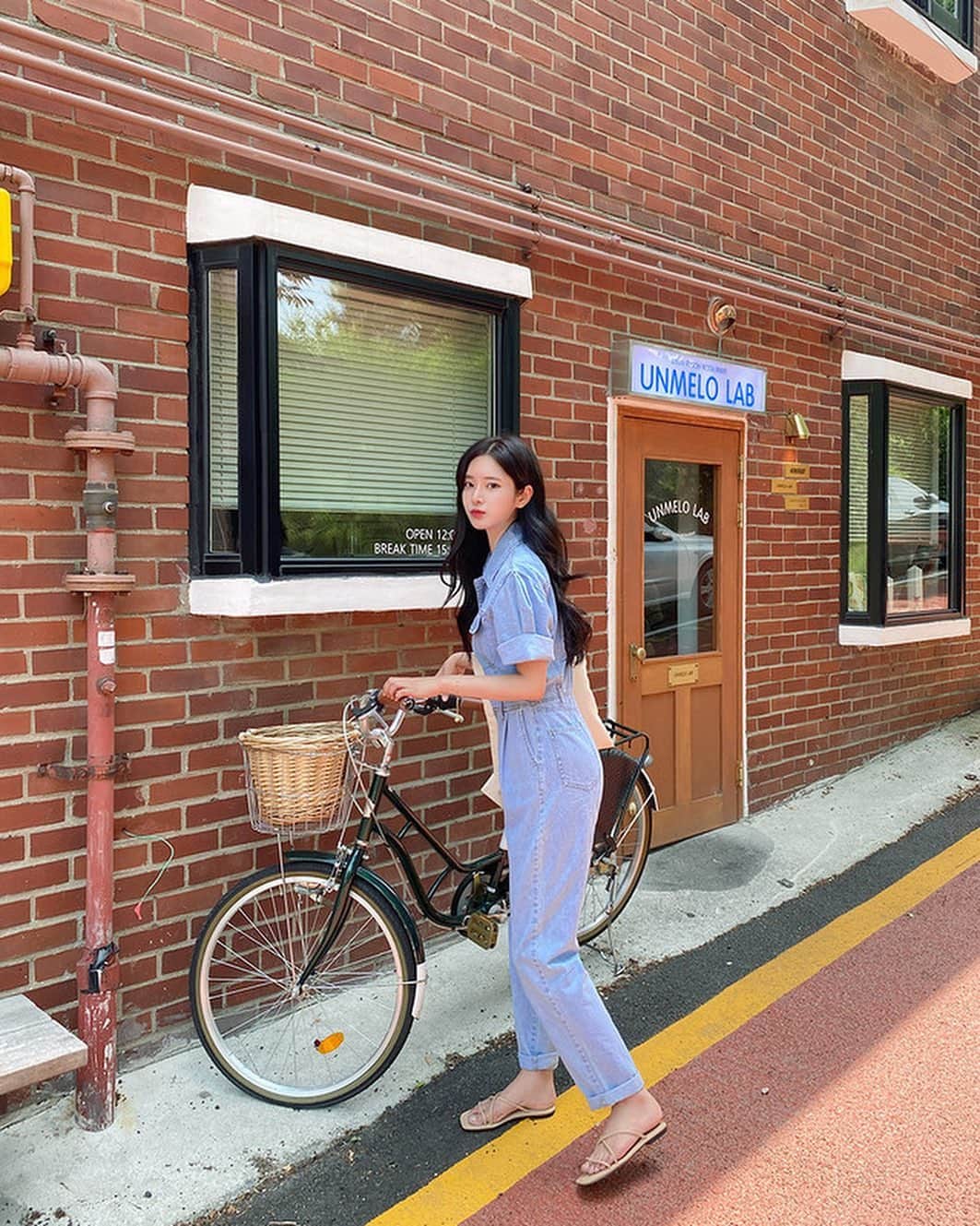Chuuのインスタグラム：「핏이 넘 예쁜 점프수트✨ #chuuseoul」