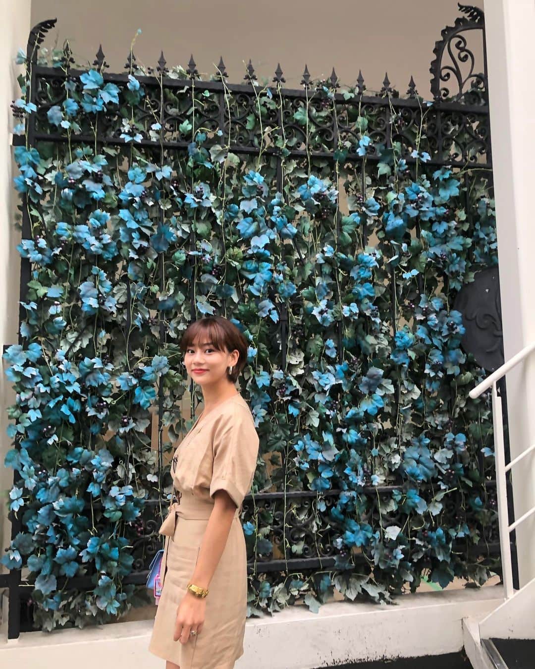 指出瑞貴さんのインスタグラム写真 - (指出瑞貴Instagram)「かわいいお花壁🦋💠💙🧜🏼‍♀️ 今日はくたくただ〜ごはんつくらなきゃなあ〜めんどっちいなあ〜 #そんな日もある #よくある #笑笑 重い腰あげようかワタシ なににしようかなあ〜。。」6月17日 18時35分 - sashidemizuki