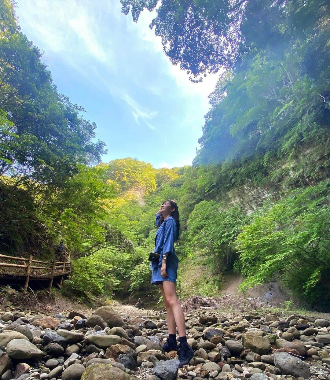 神谷由香さんのインスタグラム写真 - (神谷由香Instagram)「梅雨の中休み🌂☀️﻿ 昨日今日とってもいい天気で気持ちがいい🌈﻿ このまま梅雨明けしてくれたらなぁ🙄笑﻿ ﻿ なかなか里帰りもできてないから﻿ 久しぶりに自然に囲まれて深呼吸😌﻿ とーってもリフレッシュできた⛰﻿ ﻿ ﻿」6月17日 18時48分 - kamiya_yuka_