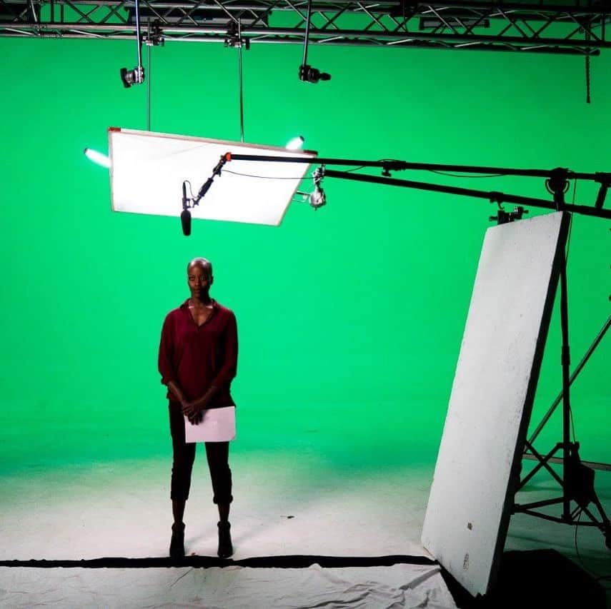 フローレンス・カサンバのインスタグラム：「I recently worked on a project with the @unhcr_germany (the UN Refugee Agency) a global organization dedicated to saving lives, protecting rights and building a better future for people in need. The video will air on June 19, 2020. Stay tuned! #everyonecounts #wrd2020 #florencekasumba Foto: @juliaterjung」