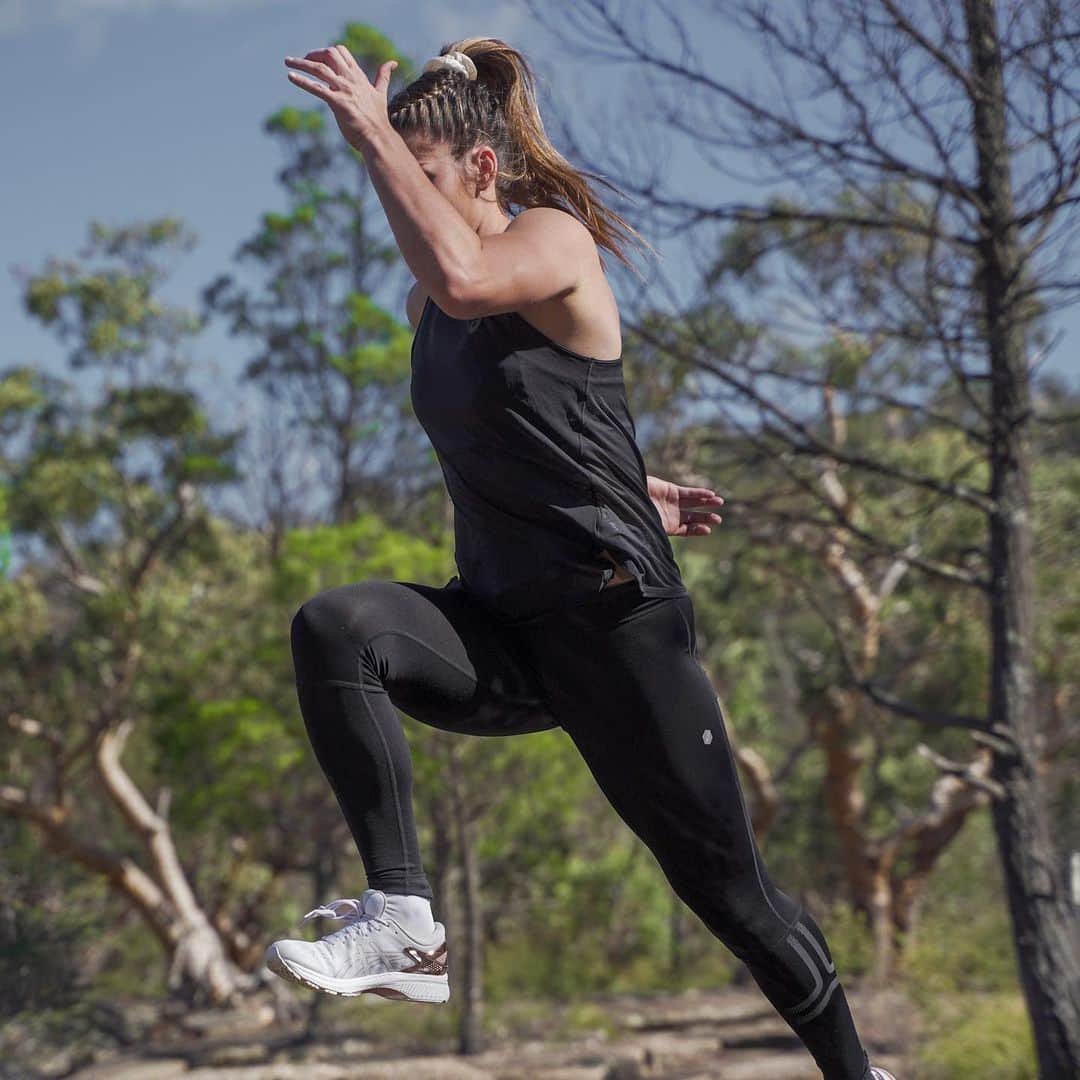 シャルロッテ・キャスリックのインスタグラム：「Ever since I was little my mum always encouraged me to go for a run if I felt like I wasn’t having the best day.. some of the best advice I’ve ever received and still live by. Running has always made me feel good 😍 #RunToFeel @asicsaustralia」