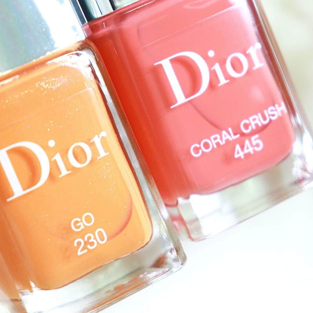 常岡珠希さんのインスタグラム写真 - (常岡珠希Instagram)「Today’s nail  #Dior ディオールヴェルニ #CORALCRUDH 445 #GO 230  夏色カラー、元気がでる色！最近Diorのネイルにはまってます  #コスメ #化粧品 #ネイル #セルフネイル #セルフネイラー #ポリッシュ #マニキュア #ネイルポリッシュ #ポリッシュネイル #nail #manicure #nailsmagazin # #セルフ美容 #ピンク #レッド #ベージュ #ディオールヴェルニ #DiorVernis#美活 #美容 #美意識」6月17日 19時01分 - tamaki.tsuneoka