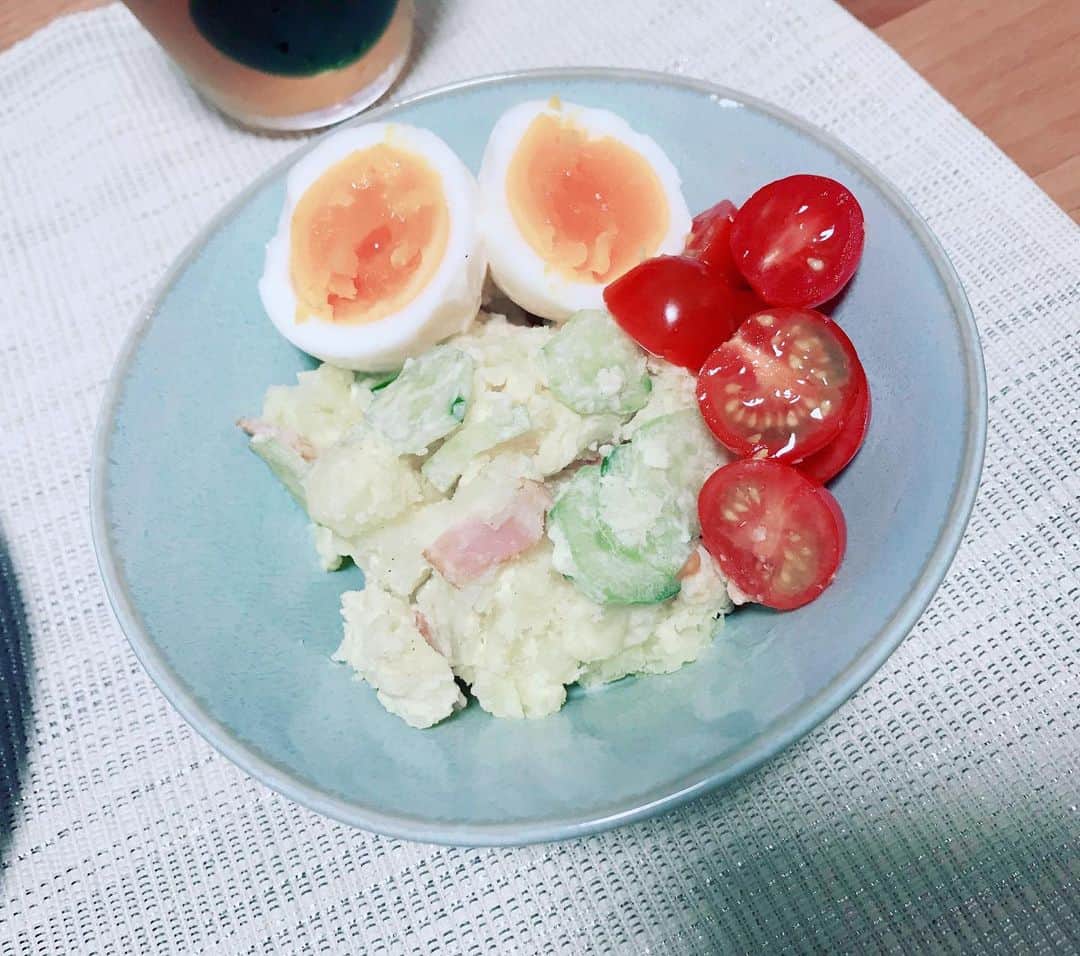 諏訪彩花のインスタグラム：「最近、こいつの好き度が急上昇😁 ポテトサラダ〜結構簡単に作れて無限に食べちゃうんす✨ちなみに私はリンゴとか入れても好きな人笑笑🙋‍♀️🍎」