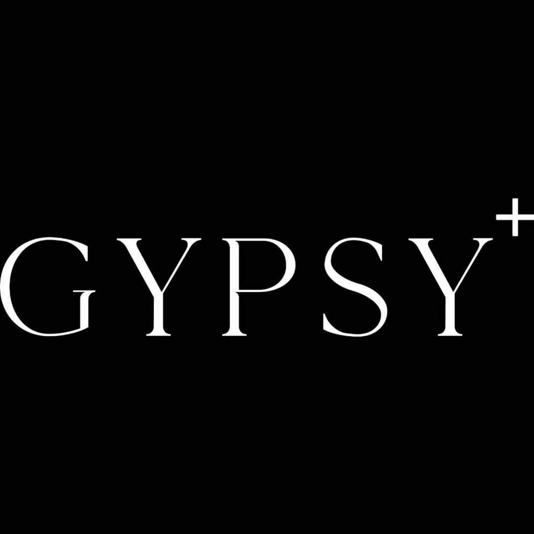 藤本奈月のインスタグラム：「@gypsy_models_2020  GYPSY MODELS内の、MODEL Schoolとして始まったGYPSY＋ 現在登録頂いてるメンバー達には、モデルを目指す上での意識向上や、 ウォーキング、スチール技術的なレッスンは勿論、特別講師を招いてのメイクレッスンや現場をリアルに知る為の課外レッスンなど、様々な経験を提供しております。 当スクールは、所属事務所や団体へ入られてる方の受講も可能です。 海外や東京での活躍を夢見ている方のサポート、今よりもっと！と向上力を持って挑んでいる方へ、満足して頂ける環境を作って参ります。 「絶対史上リアル主義」 . . 「モデルになりたい」 「モデルになりたいけど自信が無い」 「モデルを通して世界や視野を広げたい」 「モデルを通して自分に自信を付けたい」 「モデルになりたいとまでは思わなくても興味がある」 「モデルってなに？気になるけど知らない事だらけ…」 . . . . チャンスや努力が報われる機会を待っているだけでは何も進みません。 最初の一歩を、共に歩みませんか？ モデルとしての夢、お悩みに対してしっかり結果を出していきます。 ジェンダーも年齢も超えて、夢を叶える。 毎日に輝きをプラスして、色々な世界を旅して。 いつかの憧れだった自分が、今ココに居ることを。  沢山のご応募をお待ちしております。 . . . ・応募資格 条件無し ・応募方法 氏名、生年月日、住所、電話番号、サイズ（身長・女性（B/W/H）・男性（C/W/H）・靴のサイズ）を明記して、 最近撮影した写真（顔・全身）2枚をご用意の上、ダイレクトメッセージ。 〜応募写真についての注意事項〜 ・プリクラ、加工アプリは使用しないでください ・集合写真は判断ができません ・ピンボケ写真は判断ができません ・ノーメイク又はナチュラルメイクでお願い致します ・スタイルのわからないお洋服は避けてください」