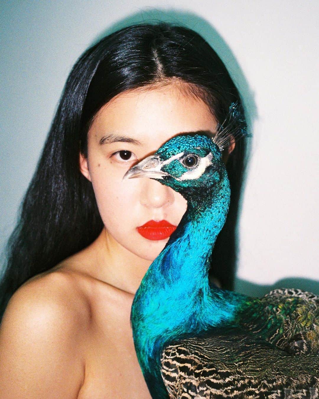 Vogue Italiaさんのインスタグラム写真 - (Vogue ItaliaInstagram)「Explicit as well as poetic, the work of the acclaimed Chinese photographer and poet Ren Hang @renhangrenhang (1987- 2017) is exhibited for the first time in Italy with a selection of 90 photographs accompanied by a portfolio that documents the backstage scene at a shoot by Ren Hang in Wienerwald in 2015, and a wide selection of rare books on his work. #RenHang is known above all for his research on the body, identity, sexuality and the relationship between humans and nature, with new generation, free and rebellious Chinese youths as the protagonists. Read the text by @ByzantineVampyr and discover more about the exhibition hosted at the @CentroPecci via link in bio.」6月17日 19時46分 - vogueitalia