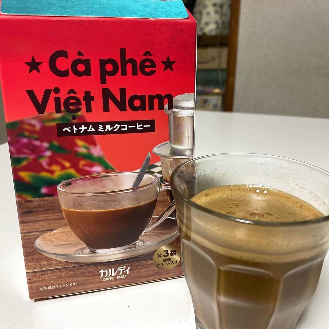 森田繁のインスタグラム：「夏めいてきたので、ベトナムコーヒーを。甘さが南国の味。」