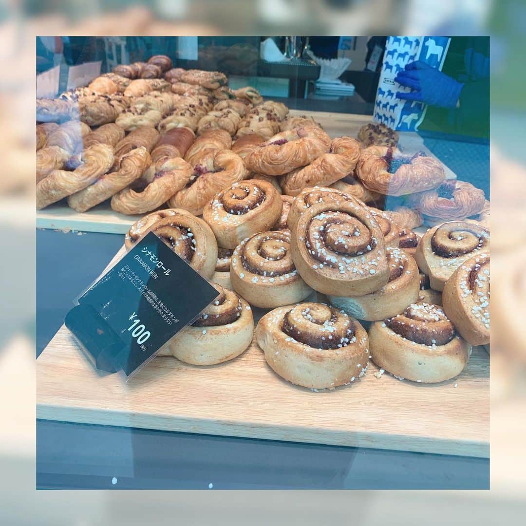 のインスタグラム：「#ikea ﻿ ﻿ 原宿に新しくできたIKEAに行ってきたよ✨﻿ ﻿ 整理番号を受け取って入場するシステムなんだけど 運良く整理番号を貰ったらすぐ入れました🙆‍♀️﻿(待ち時間約5分) ﻿ 大きな家具も勿論売ってるけど、収納用品やキッチングッズも たくさんあってテンション上がった♡﻿ ﻿ フードコートは満席だったから入れなかったんだけど 噂のツンブロード(トルティーヤみたいなやつ)食べたかったなあ🌯﻿ ﻿ 可愛いパッケージのフレーバービールや、 お部屋の芳香剤(90円👀)などを買ってきました💖﻿」