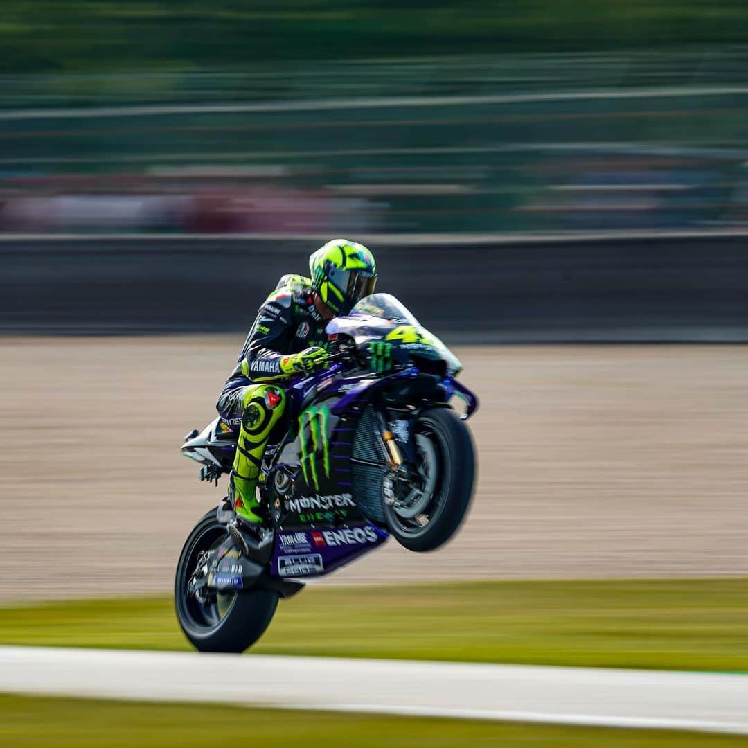 YamahaMotoGPさんのインスタグラム写真 - (YamahaMotoGPInstagram)「Happy #WheelieWednesday! . Can you spot the slight difference in livery in one of these pictures? 🧐 . . #MotoGPisBack | #MonsterYamaha | #MotoGP | #StaySafe | #DoYourPart」6月17日 20時04分 - yamahamotogp