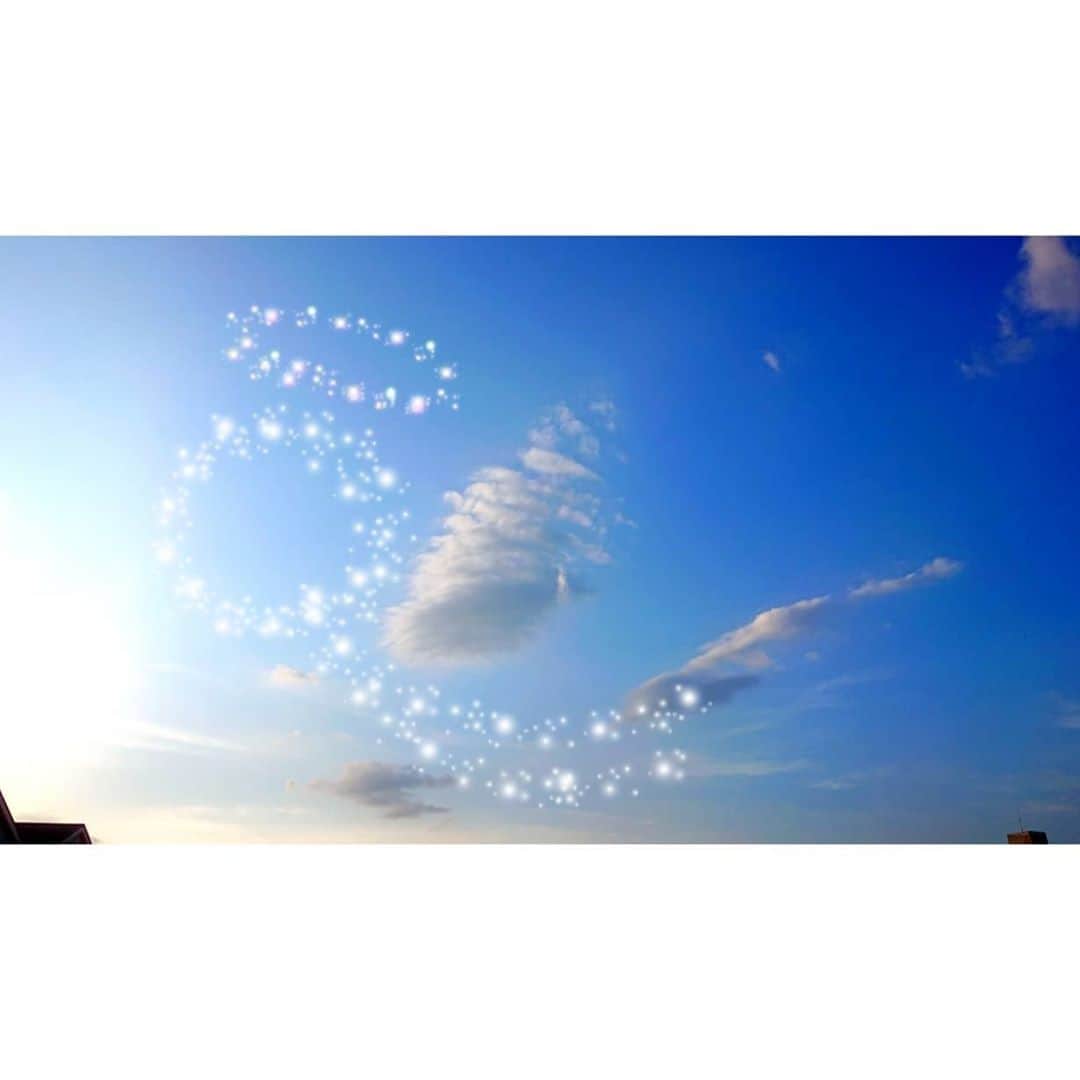 巴山萌菜さんのインスタグラム写真 - (巴山萌菜Instagram)「＊. 『 #青い空 が #白い雲 が #天使 に見えた』 『 #天使になって #君の元へ #飛んでゆきたい 』」6月17日 20時34分 - mona_tomoyama