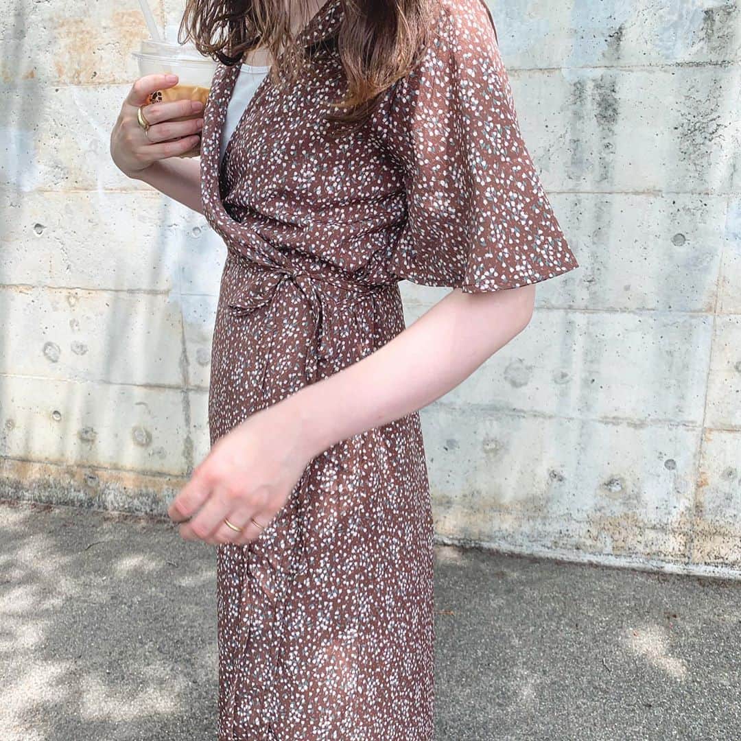 のインスタグラム：「. お気に入りのワンピース🟤🌷❤︎ #hholic #hholickids」