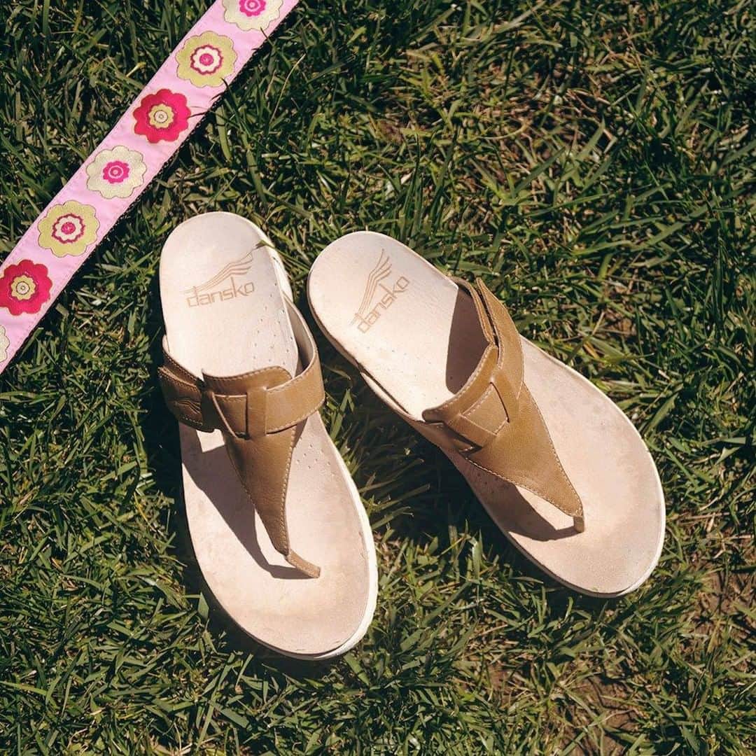 ダンスコのインスタグラム：「⭐⭐⭐⭐⭐ “Super cute sandals!” - Barbara」