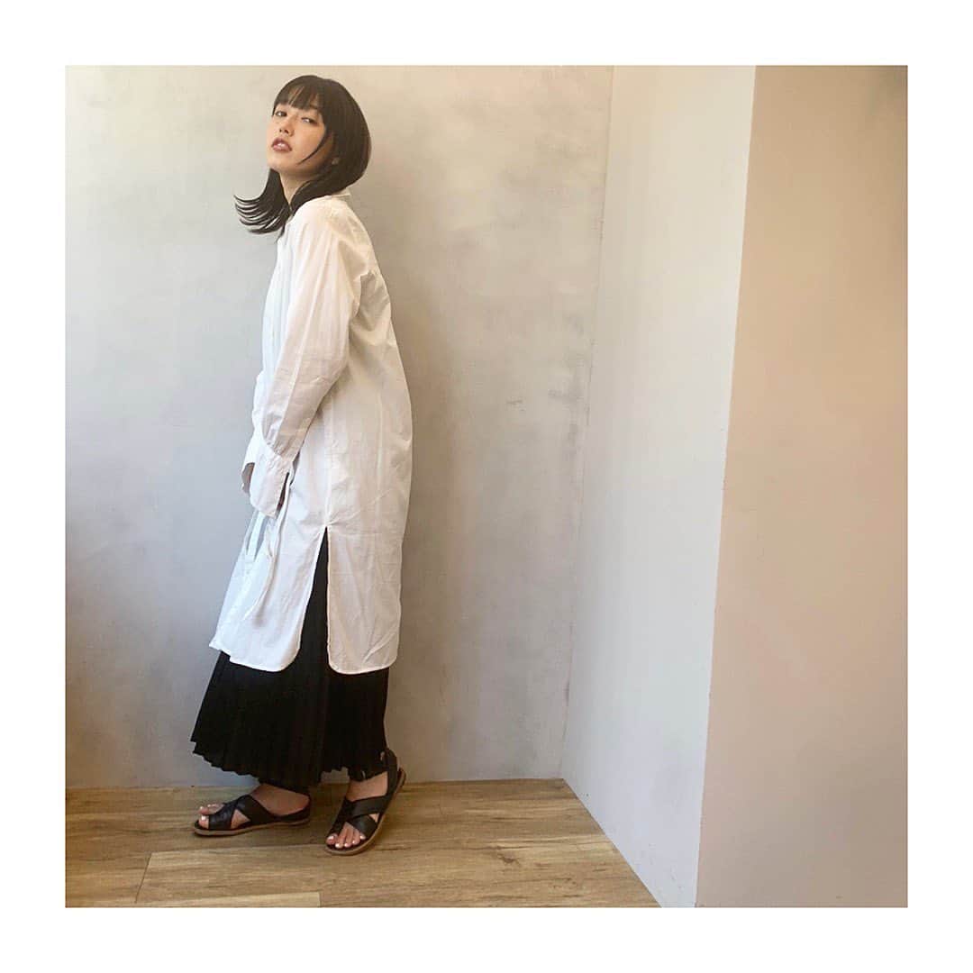 松井りなのインスタグラム：「ぱっつん復活さいこうの髪私のオトモダチは天才〜〜〜 . #ootd」