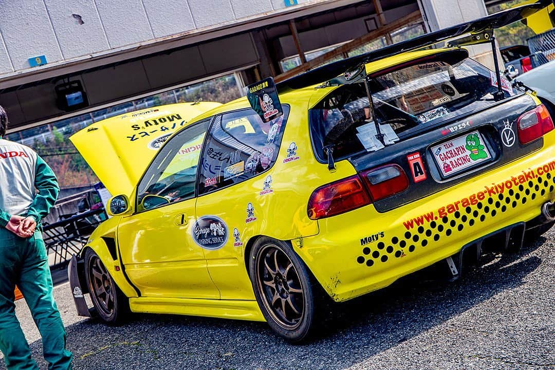 mistbahnさんのインスタグラム写真 - (mistbahnInstagram)「_ Garage Kiyotaki Honda EG6 CIVIC SiR _ Shot on 27-Oct 2019 "RS HAMDA Accel Zenkai Track Day" at Central Circuit _ car: GARAGE KIYOTAKI photo: @mistbahn _ _ 2019年10月27日 セントラルサーキット「RS HAMADA アクセル全開！！走行会2019」で撮影。 _ _ #centralcircuit #セントラルサーキット #garagekiyotaki #ガレージ清滝 #garageito #ガレージ伊藤 #rshamada #gachapinracing #ガチャピンレーシング #civic #hondacivic #ホンダシビック #シビック #eg6 #egcivic #kseries #k20a #k20 #kswapped #osakajdm #kanjo #kanjoracer #kanjozoku #timeattack #timeattackjapan #pandemic #rocketbunny #ce28 #ce28n #hondasontrack」6月17日 21時20分 - mistbahn