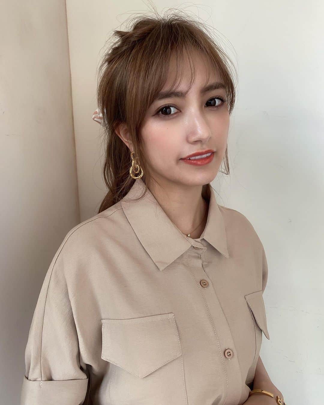 水野星奈のインスタグラム：「可愛いスカーフを見つけたので 今日はずっとやってみたかった スカーフポニーテールとカラーをしに美容院へ💇‍♀️🧣💕 @shingohari さん ありがとうございます🥰 ・ ・  #スカーフアレンジ  #ポニーテール  #ヘアアレンジ  #summer」