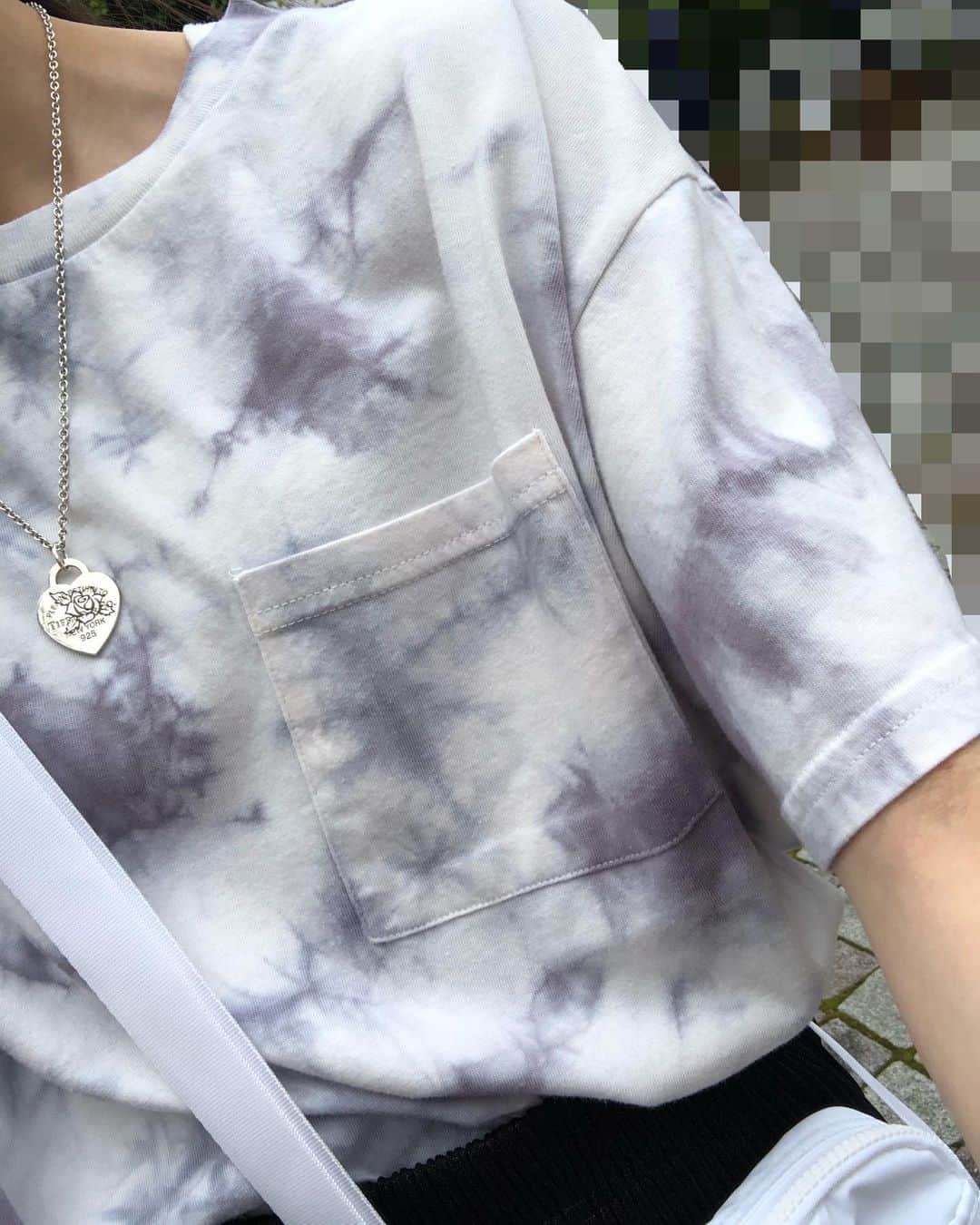 中野みやびのインスタグラム：「お気に入りの服  #服 #ファッション #fashion #だいたい柄 #オシャレ #お洒落 #お気に入り #love #white #black #color #nike #bag #民謡ガールズ #みやび」