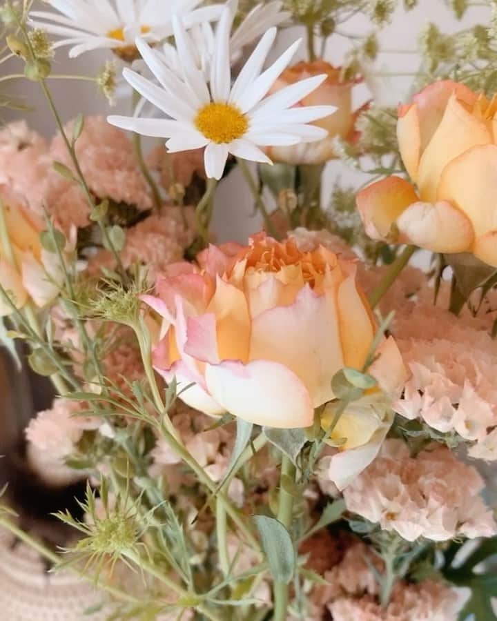 RUBYのインスタグラム：「Stay home中に沢山お花さんにお世話になったなぁ🧸🌷 #flowers  #flower  #お花のある暮らし  #お花 #花」
