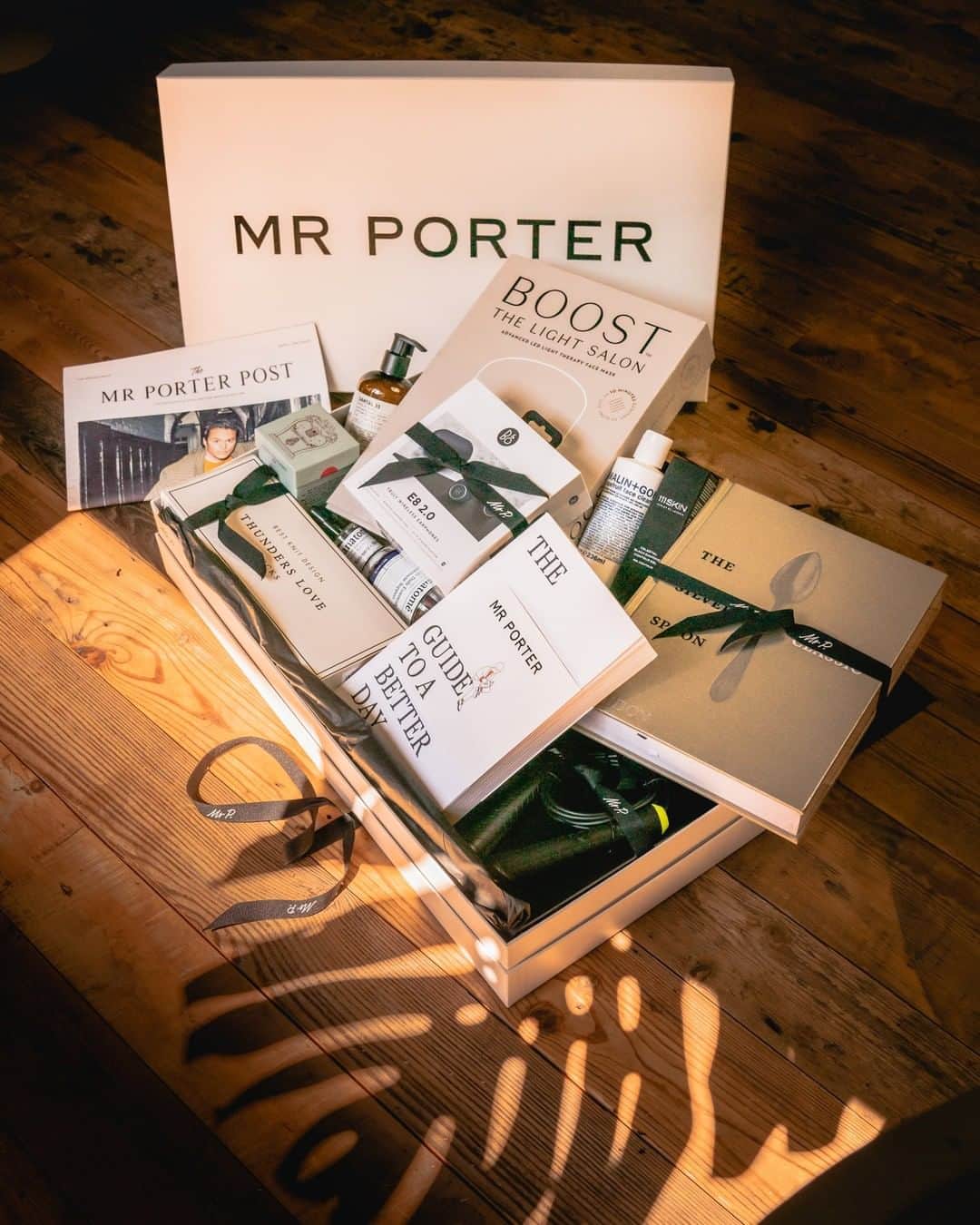 MR PORTERのインスタグラム：「Adult children, take note. #FathersDay lands on Sunday 21 June – and this year it may not be enough (or even possible, given current circumstances) to simply bless him with your presence. So, how do you go about showing your old man some love? Head to the link in bio to discover our edit of gifts. #MRPORTER」