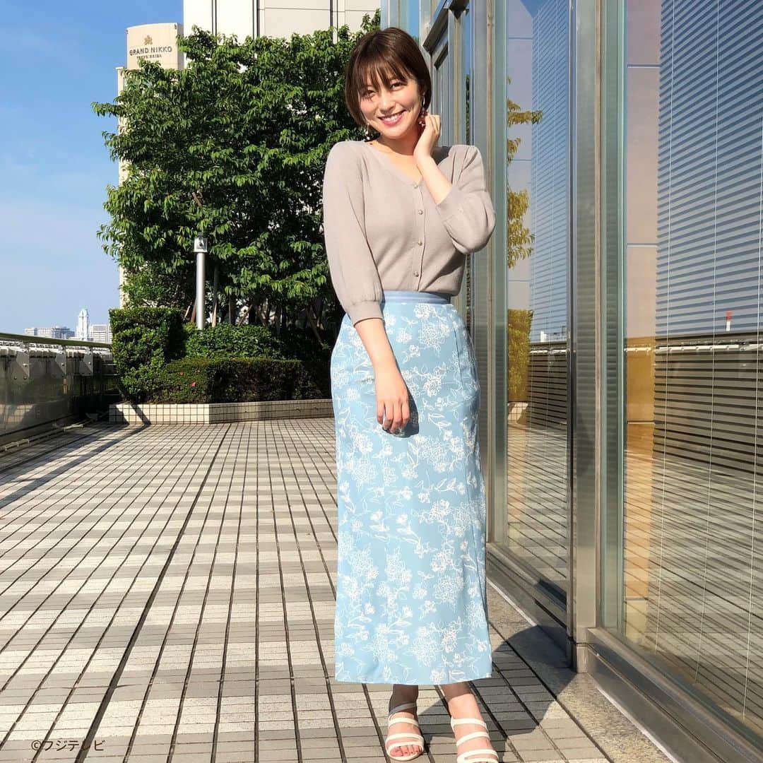 フジテレビ「めざましテレビ」さんのインスタグラム写真 - (フジテレビ「めざましテレビ」Instagram)「6月17日（水） ・ ファッション雑誌CanCamとコラボした お天気コーナー「きょう何着て行く？」 阿部華也子ちゃんの毎日のコーデを紹介♪ ・ 【きょうのコーデ】 ニット→#MISCHMASCH 6300円 スカート→#LAGUNAMOON 1万5000円 靴→#セヴントゥエルヴサーティ 1万9000円 ピアス→#Lycka 1600円 ・ 【コーデのポイント】 アジサイ柄スカートで季節感を意識🌿 裾の部分が広がるマーメイドシルエットで大人っぽさもアップします🐬 グレーニットを合わせて上下を寒色系でまとめれば 今の季節にぴったりな爽やかなコーデの完成です✨ ・ #めざましテレビ #きょう何着て行く？ #阿部華也子 #今日のコーデ#コーデ #CanCam #今日のファッション#ootd #きょう何着て行く？は月〜金朝6時22分ごろ放送！」6月17日 21時57分 - mezamashi.tv