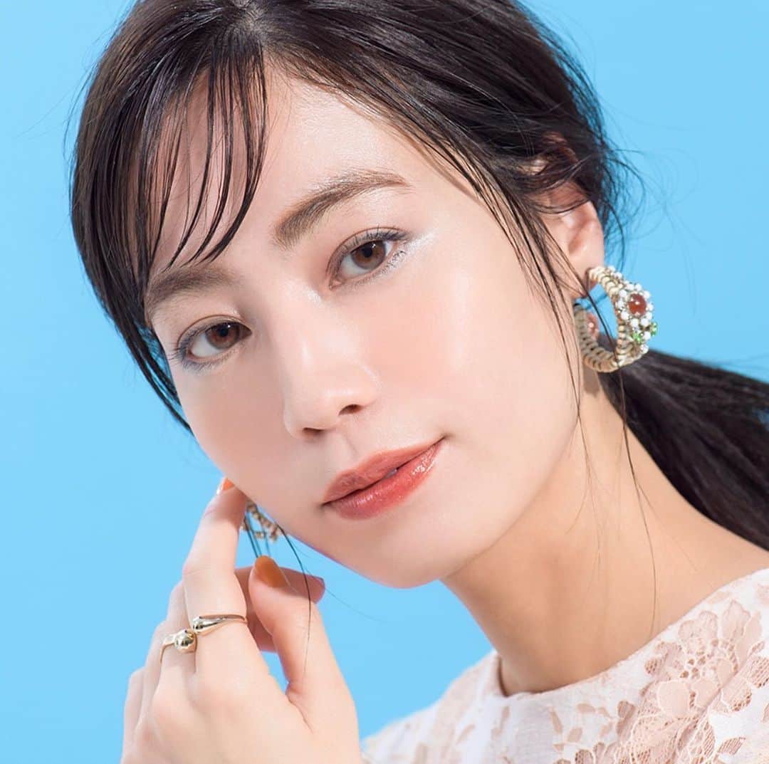 伊藤沙織さんのインスタグラム写真 伊藤沙織instagram Drcilabo Official 美研の撮影で 2月に長井かおりさんにメイク していただいた時のものがアップされました 一番苦手な眉毛メイク プロ直伝の技が載っているのでぜひ Modelingjob 6月17日 22時01分