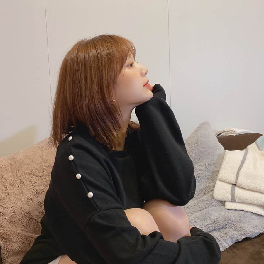ひよんさんのインスタグラム写真 - (ひよんInstagram)「🌼👖 ㅤㅤㅤㅤㅤㅤㅤㅤㅤㅤㅤㅤㅤ #彼服レンタルセットアップ の リメイクインスタライブ見てくれたかな🤭💓 ブラックの方にはパールのパーツをつけて、 ライトグレーにはパールつきのラインをつけたよ💖 とーっても簡単に可愛くできたと思う😆✨ 少しリメイクしただけでより女の子ぽくなった🥰 ㅤㅤㅤㅤㅤㅤㅤㅤㅤㅤㅤㅤㅤ インスタライブもIGTVに保存してるから 是非見てみてね🥳👏💜 ㅤㅤㅤㅤㅤㅤㅤㅤㅤㅤㅤㅤㅤ @9unq.official  ㅤㅤㅤㅤㅤㅤㅤㅤㅤㅤㅤㅤㅤ #9unq #9unqstyle #9unqコーデ #꾸안꾸 #クアンク #ひよん」6月17日 22時02分 - cchan_fee4