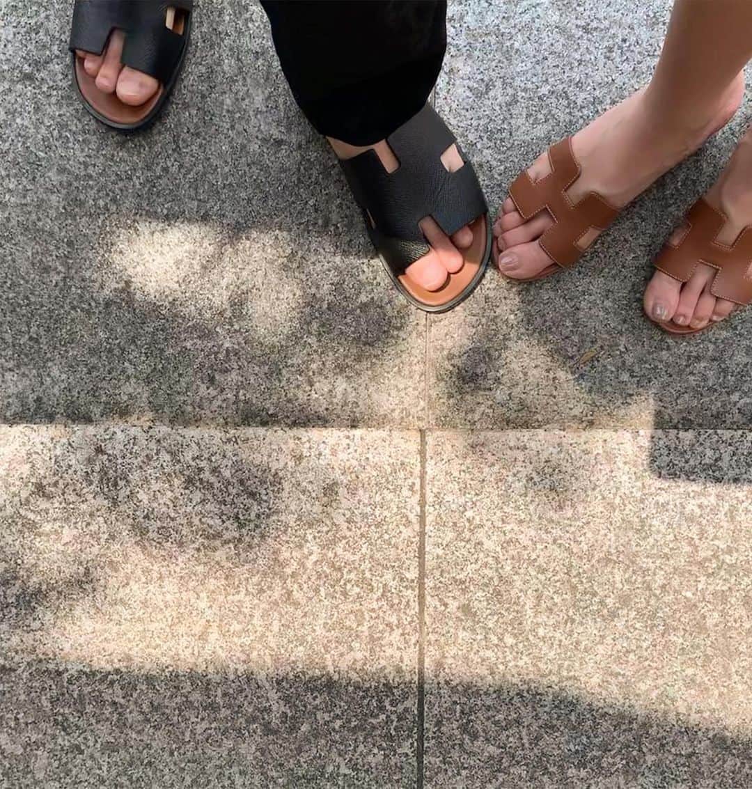 吉竹美聡さんのインスタグラム写真 - (吉竹美聡Instagram)「夏の足もと🧸🧸🌞🧡 #hermesoasis」6月17日 22時02分 - misatoy
