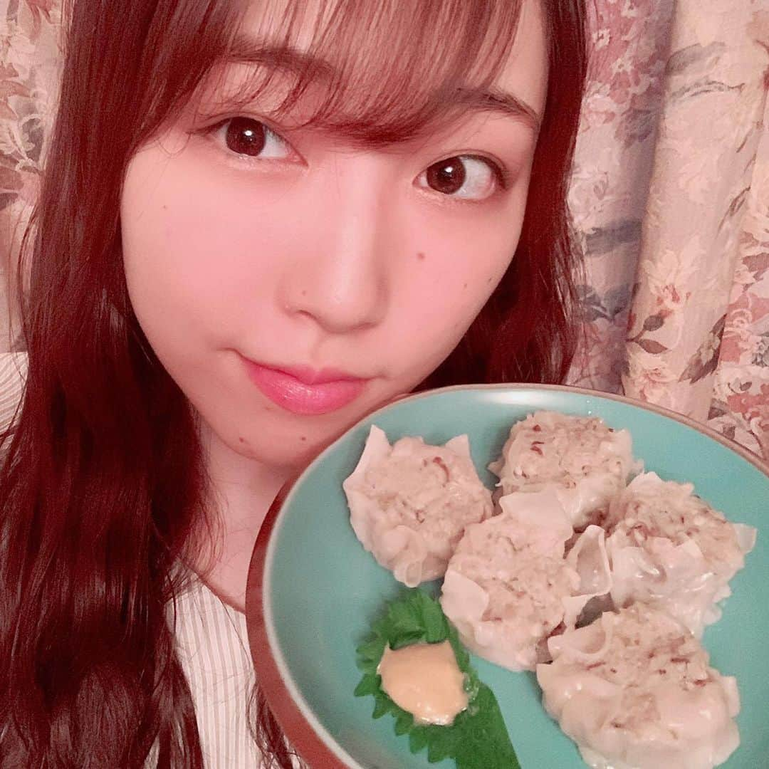 譜久村聖さんのインスタグラム写真 - (譜久村聖Instagram)「筋トレしたあとは愛情たっぷりご褒美♡  手作り焼売美味しいよ♪ ｢好きだな君が｣の歌詞に沿って焼売作ってみました♪  美味しかったです💕 飾りに載せるトッピング的な野菜が無かった🙄笑  #morningmusume20 #モーニング娘20 #譜久村聖  #好きだな君が #愛情たっぷりご褒美 #手作り焼売美味しいよ  #焼売 #ふく飯」6月17日 22時09分 - mizuki_fukumura.official