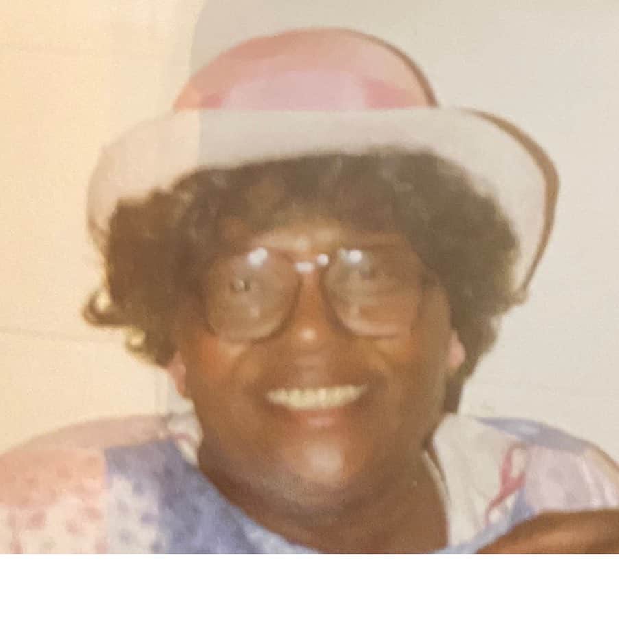ジェニファー・ハドソンのインスタグラム：「Today would have been my late grandmother Julia Kate hudson 95th birthday ! She is who it is said that  I got my voice from ! My mother’s mother ! Because of you , I sing today and it is  your prayers , we live off of today !  Happy birthday Grandma! From Jenny Kate !」