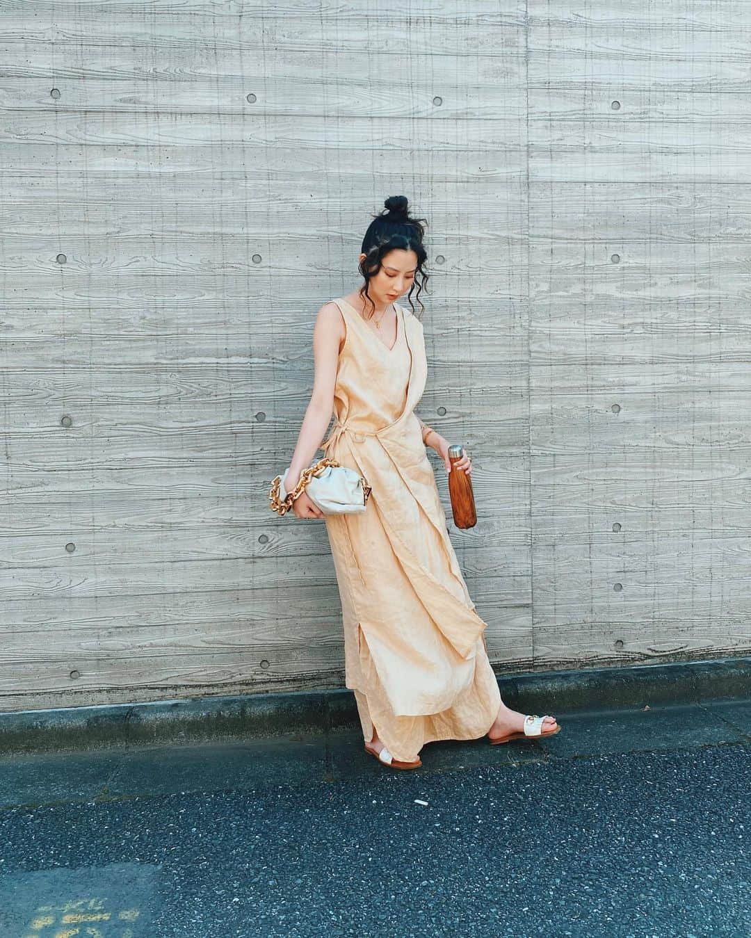 河北麻友子さんのインスタグラム写真 - (河北麻友子Instagram)「FASHION OUTFIT: någonstans SANDALS: Gucci BAG: Bottega Veneta #FASHION #OOTD #麻友コーデ」6月17日 22時24分 - mayukokawakitaofficial