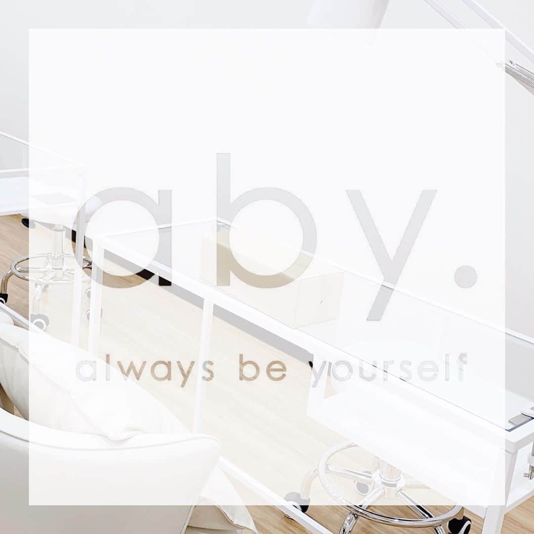 なかやまちえこのインスタグラム：「シェアネイルサロン aby.⠀（ @aby_sharenail ） ホームページが公開になりました😌🙏⠀ https://aby-nail.com/⠀ （ストーリーからスワイプで飛べます）⠀ ⠀ ・接客以外にも、スクール生さんの練習（ひと席お二人までお使いいただけます。）やチップ製作、マンツーマンレッスンなどにもお使いいただけます😌✨⠀ ⠀ ・代官山駅目の前。徒歩30秒くらいです。⠀ ・見学のみも可能です。ご予約、見学ともに前日までにご予約をお願いいたします。⠀ ・ご予約はホームページからも出来ますが、見学のみやお問い合わせはお電話かメールアドレスまでお願いいたします。（わたしのアカウント、サロンアカウントともにDMからはお問い合わせ出来ませんのでご了承下さい。）⠀ #ネイルサロン #シェアサロン #シェアネイルサロン #nailsalon #代官山 #ネイル #ジェルネイル #シェアサロン東京」