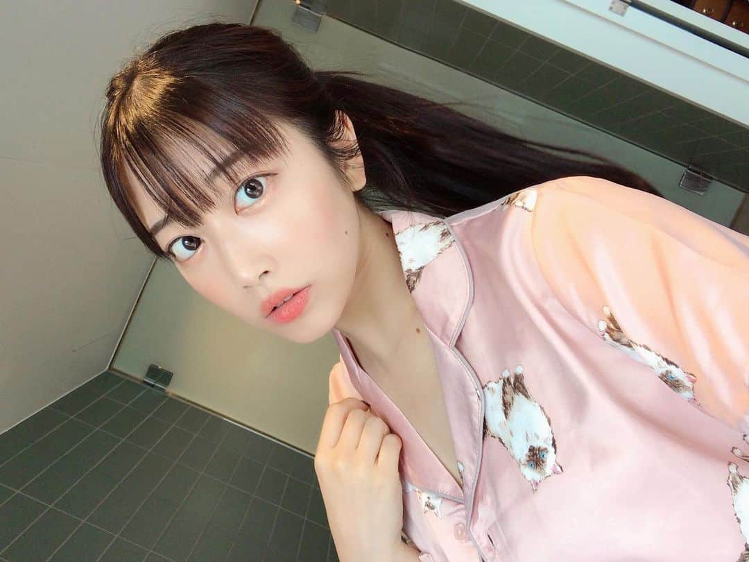 西井綾音のインスタグラム：「. . . ポニテ推しのみなさまへ😊 . . . . . . Please follow me 💓💓 . . . . . . . . #西井綾音 #グラビア #パジャマ #ふともも #コスプレ #コスプレイヤー #インスタグラビア #撮影会モデル  #ジーユー #ポニーテール #レースクイーン #部屋着  #cosplay  #cosplaygirl #cosplayer  #idol #animecosplay #kawaii #kawaiigirl  #japanesegirl #model #anime  #lfl #likeforfollow #l4l #角色扮演  #动漫 #코스프레 #性感」