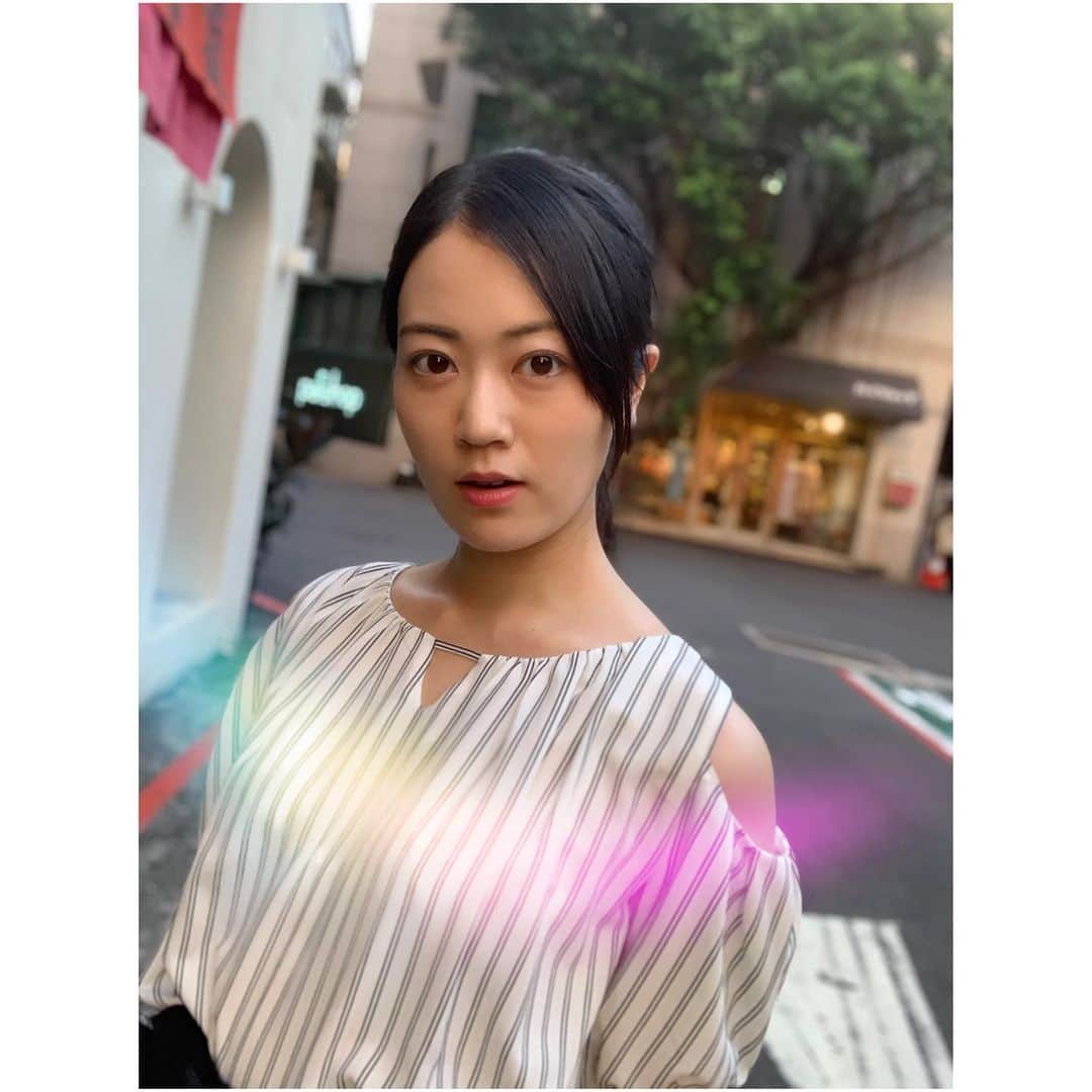 煌月爽矢のインスタグラム：「. . .﻿ .﻿ 台北﻿ ﻿ 中山﻿ ﻿ ﻿ ﻿ この辺りの雰囲気大好きです。﻿ ﻿ ﻿ 髪がもうずーっと伸ばしっぱなしで…﻿ かなり長くなりました。﻿ 多分そろそろ切ります。﻿ ﻿ 2枚目はちょっとした時、勉強の時、ご飯の時、﻿ 手軽に派手過ぎずまとめられるから、台湾でずーっと愛用してる @complexbiz_official  のバレッタだよ(*´ｪ｀*) ﻿ ﻿ #台湾﻿ #台湾生活 #complexbiz」