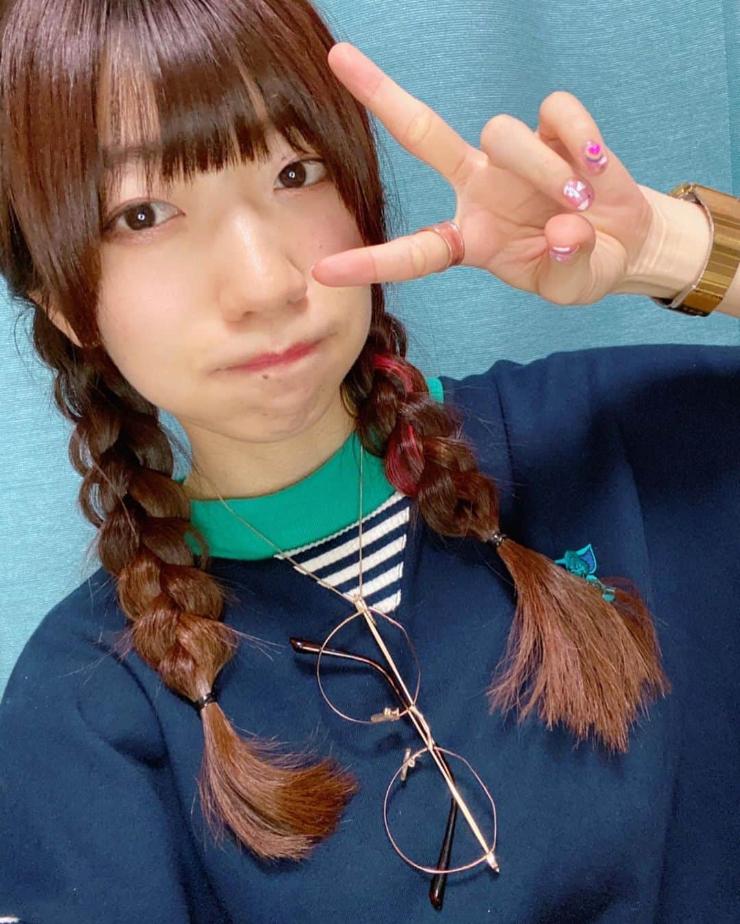 ぱいぱいでか美さんのインスタグラム写真 - (ぱいぱいでか美Instagram)「三つ編み眼鏡∞ ꙳ #三つ編み #眼鏡 ꙳ ストーリーに載せたらみんなが褒めてくれたので 三つ編み眼鏡の状態のぱいぱいでか美を 投稿にも載せます。 わかりやすく褒められて伸びるタイプ。笑」6月17日 23時44分 - paipaidekami