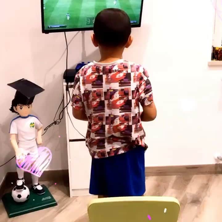シモーネ・ペペのインスタグラム：「Fa pure la telecronaca 😂😂😂」