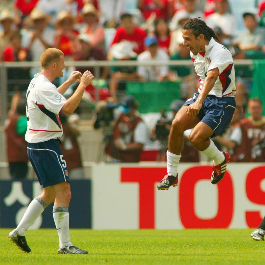 サッカー アメリカ代表チームさんのインスタグラム写真 - (サッカー アメリカ代表チームInstagram)「🗓 #OTD 2002: In the highest stakes match ever played between the two countries, the 🇺🇸 used goals from Brian McBride and @landondonovan10 to defeat 🇲🇽 2-0 in the @fifaworldcup Round of 16.」6月18日 0時10分 - usmnt