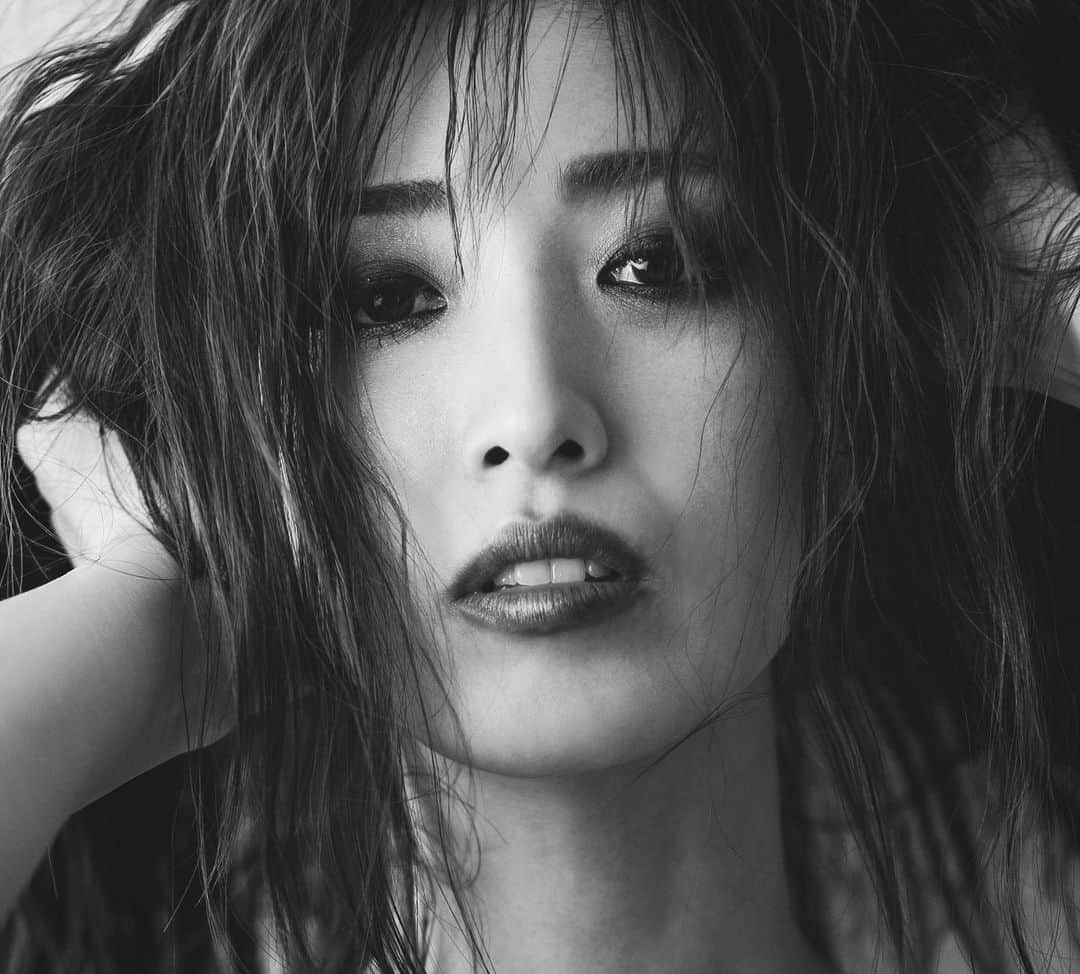 rt8のインスタグラム：「. 📷 THE WORKS model:ayana hairmake:miyagaki.y photograph&artwork:rt8  #best_photogram #bestphotogram_portraits #beautiful #model #fashion #japan_photo_now #portrait_perfection #IGersJP #サロモ #関西モデル #ヘアメイク #撮影依頼募集中 #モデル #撮影 #ポートレート #カメラ #写真撮ってる人と繋がりたい #写真好きな人と繋がりたい #モデル募集 #ポートレート部 #東京カメラ部 #ポートレート女子 #被写体 #ポトレ #京都 #ファインダー越しの私の世界 #作品撮り #関西写真部 #モデルさんと繋がりたい #ポートレートしま専科」