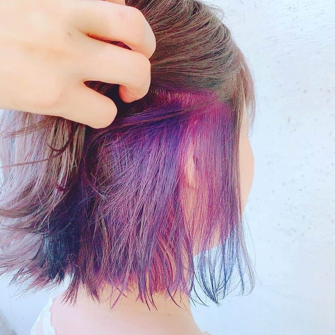 狭間るかのインスタグラム：「ヘアスタイルとネイルを変えました！！スッキリ！！新しいわたしをこれからもよろしくね😉💓 #グラドル #撮影会モデル #ネイルデザイン #インナーカラーパープル #インナーカラーボブ」