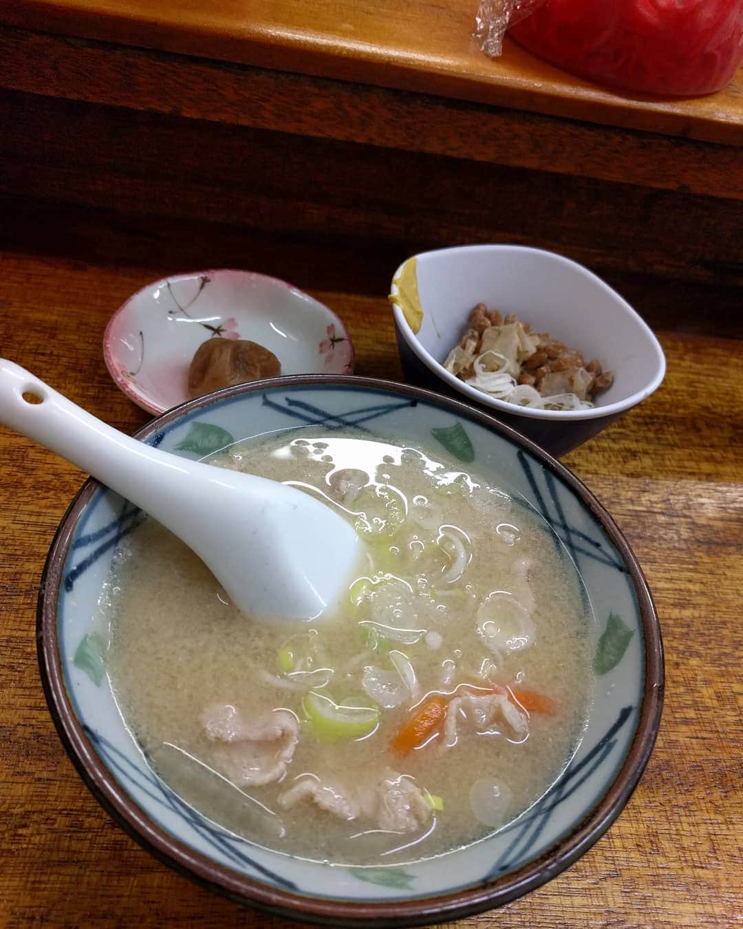 越中睦士のグルメインスタ