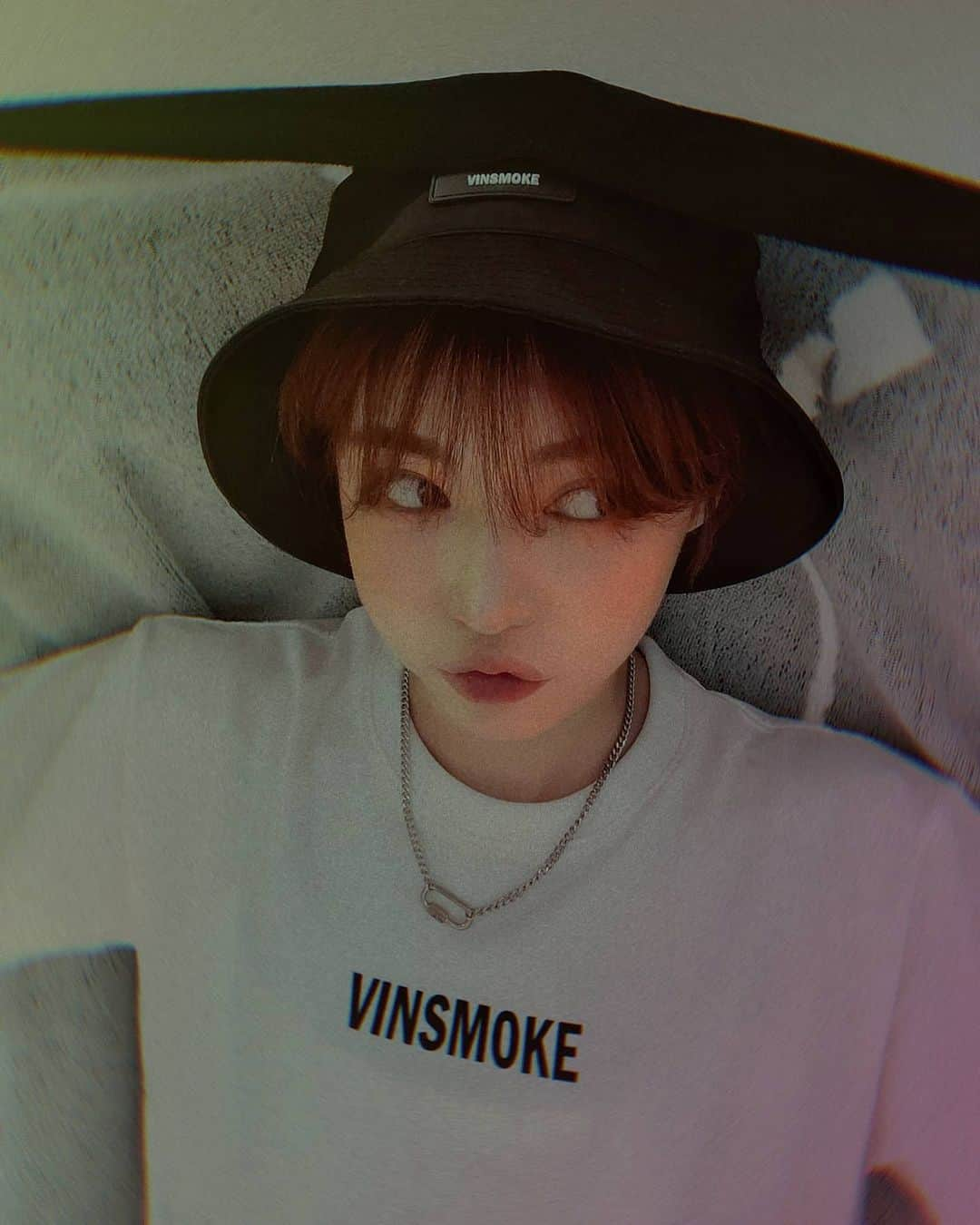 Han Ga Eunのインスタグラム：「Vinsmoke 🌌 신상 나왔어요 구매는 👉@vinsmokekorea #빈스모크 #모자 #버킷햇 #vinsmoke #hat #ootd」