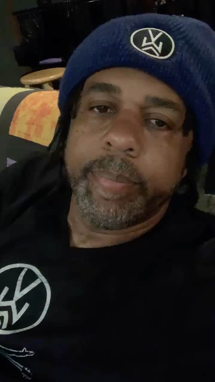 ヴィクター・ウッテンのインスタグラム：「Another exciting announcement from Victor Wooten as we lead up to the opening of the New Vix Merch website! Stay tuned as the surprises keep coming! Midnight EST June 20th we open the doors to Vixmerch.com! Be there!!」