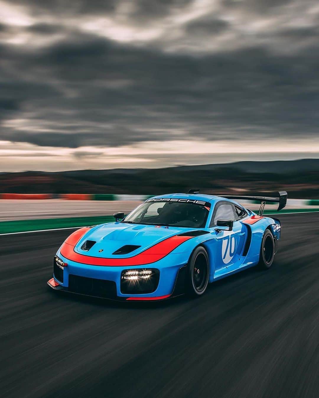 CarsWithoutLimitsさんのインスタグラム写真 - (CarsWithoutLimitsInstagram)「Who else loves the #Porsche935 ?? Photos @stephan_bauer  #carswithoutlimits」6月18日 1時43分 - carswithoutlimits