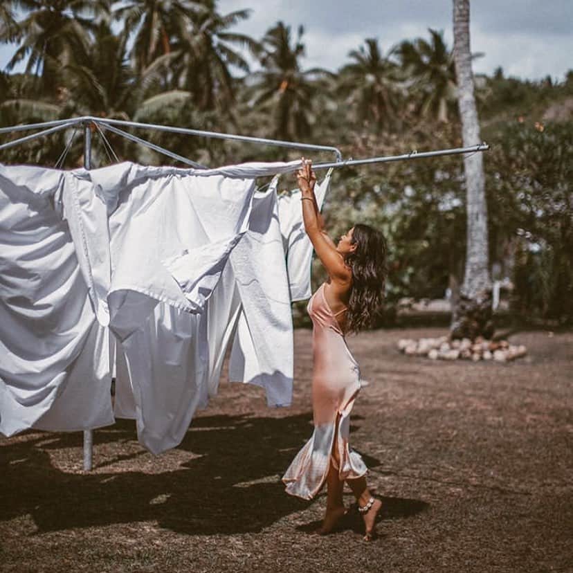 ブルーライフのインスタグラム：「@nicoleisaacs redefining how we’ll do laundry forever after 🌸💞💐 #shopplanetblue」