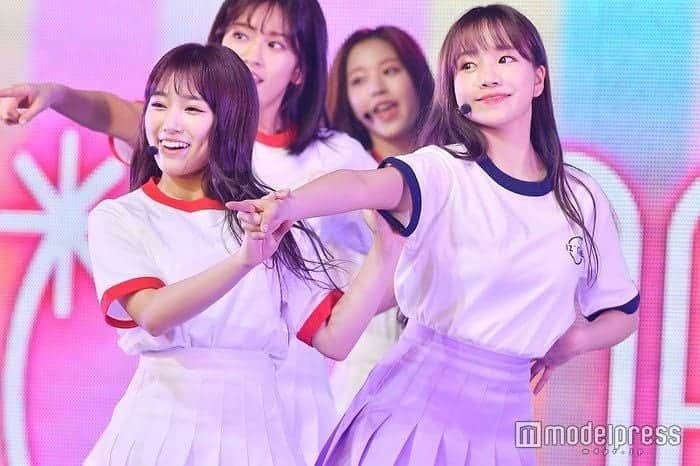 チョ・ユリさんのインスタグラム写真 - (チョ・ユリInstagram)「안녕 Happy birthday to our cutie fairy nako💛💖 ______ Jo yuri's daily updates? Follow me ➡ @joyuri.official °cr:on pict _______ #produce48 #idolschool #mnetofficial  #izone #izoneupdates #mnetproduce48 #joyuri #yuri #kpop  #2020  #조유리 #아이돌 #아이돌학교 #아시아나 #애교 #애교쟁이#아이즈원 #アイズワン #조유리 #유리  #チョユリ #IZONE  #ユリ #은비 #유리Dream #ユリ #IZONE #아이즈원 #アイズワ #comeback #comebackizone」6月18日 1時44分 - joyuri.official