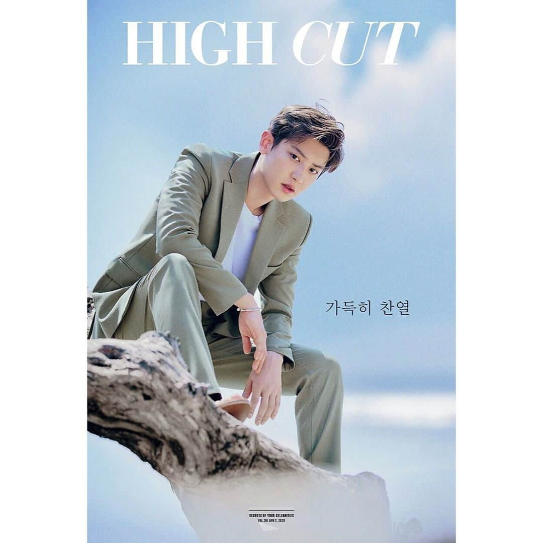 アクアディパルマさんのインスタグラム写真 - (アクアディパルマInstagram)「@real__pcy for Acqua di Parma and @highcutstar⁣ #Repost @highcutstar⁣ ...⁣ #HIGHCUT VOL.261 #찬열⁣ 푸른 바다와 눈부신 하늘을 닮은 찬열. 그가 4월의 하이컷 두 커버를 장식했습니다. 그리운 햇살 아래 파도처럼 반짝, 부서지는 찬열의 향기로운 순간들을 4월 2일 발행하는 하이컷 최신호의 화보 및 인터뷰를 통해 만나보세요. 찬열이 직접 필름 카메라로 촬영한 사진들 또한 만나볼 수 있으니, 우리 놓치지 않기로 해요~⁣ *본 화보는 코로나19 사태가 심각해지기 전 1월에 촬영이 마무리 되었습니다.⁣ -⁣ #하이컷 #HIGHCUT #HIGHCUTSTAR #찬열 #엑소찬열 #EXO #CHANYEOL #LOEY #아쿠아디파르마 #acquadiparma #블루메디떼라네오 #찬열향수 #호텔인디고발리스미냑 #HotelIndigoBaliSeminyak @real__pcy @acquadiparma_official @hotelindigobali」6月18日 2時00分 - acquadiparma