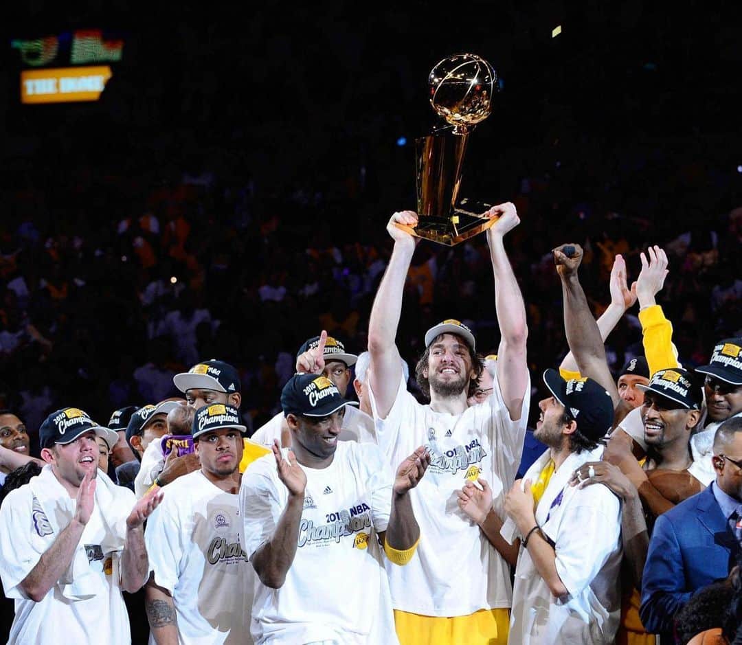 パウ・ガソルのインスタグラム：「June 17, 2010 💜💛 @Lakers」