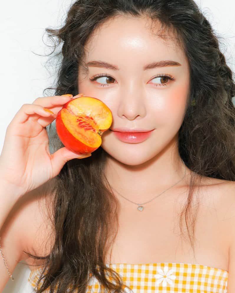 3CE Official Instagramさんのインスタグラム写真 - (3CE Official InstagramInstagram)「3CE FLASH LIP TINT #PICK_A_SIDE 청순미에 퐁당 빠진 상큼한 소프트 핑크🍑 - Full of purity, daily soft pink🍑 #3CE #3CEFLASHLIPTINT」6月18日 11時42分 - 3ce_official