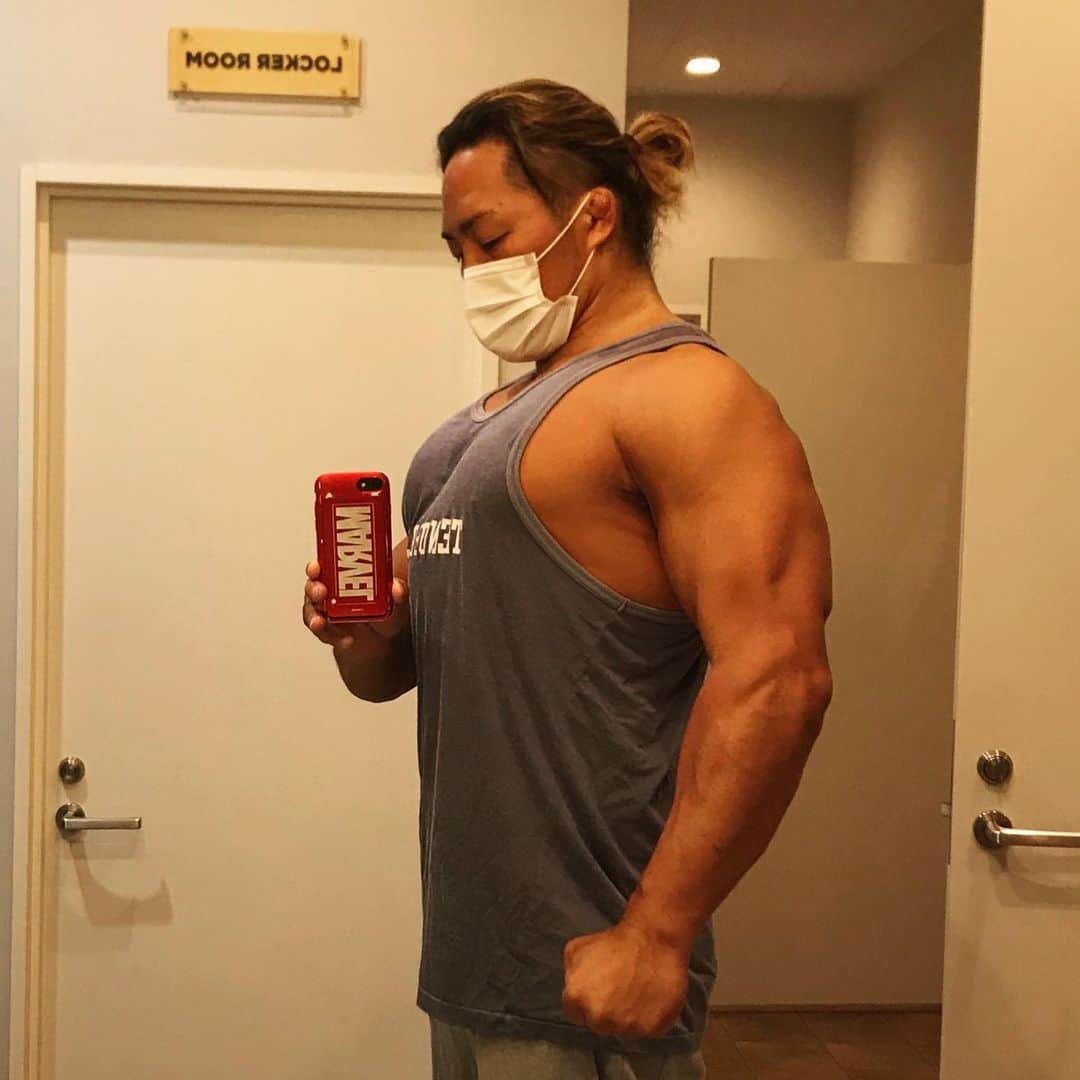 棚橋弘至さんのインスタグラム写真 - (棚橋弘至Instagram)「#定期便 #chestworkout #get huge 💪 #胸がベランダ !」6月18日 11時53分 - hiroshi_tanahashi