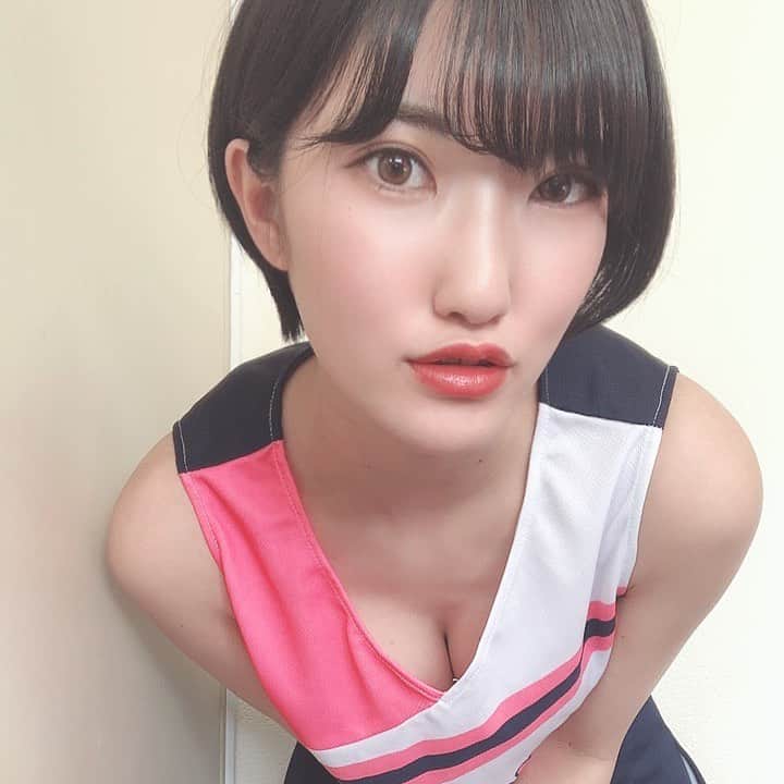東条蒼のインスタグラム：「＊ ・ ・ 今週もあとちょっと！ ・ ・ 最後まで頑張りましょうね☺️ ・ ・ 午後から撮影がんばってくるなり💓 ・ ・ ・  #東条蒼 #クルーズグループ #セクシー女優 #av女優 #メガネ女子 #黒髪 #ショートヘア #あおたん　#teamメレンゲ #followｍe #following #japan #girl #photooftheday #tagsforlikes #instalike  #台湾 #香港 #粉我 #拍照 #照片 #人像攝影」
