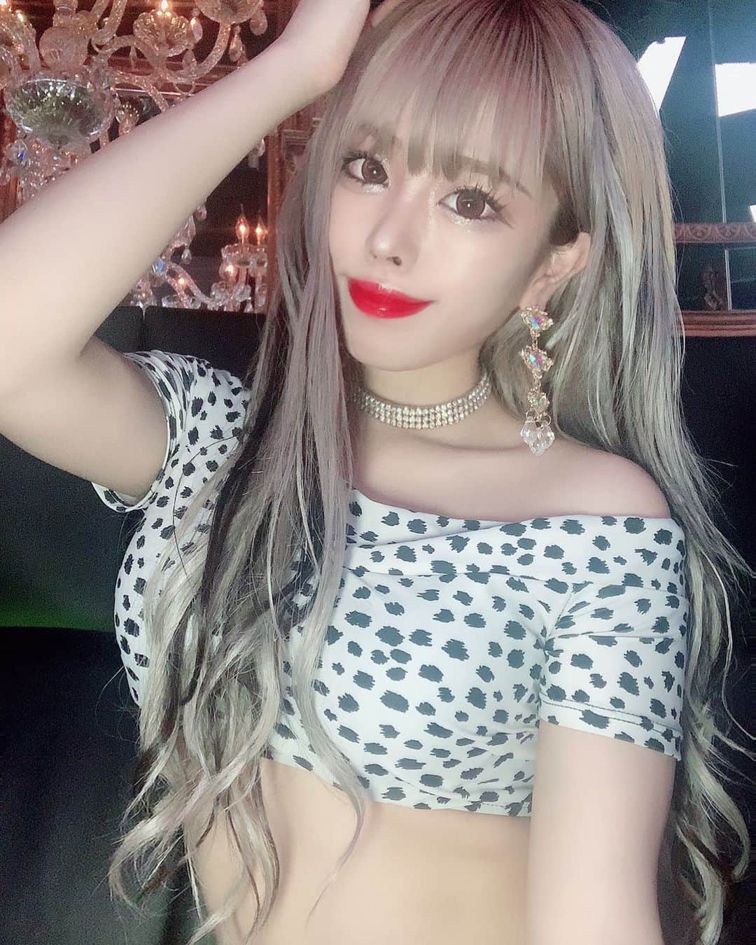 あんじゅのインスタグラム：「♡ ． ． おはぴよ🐣 ．  #Burlesque #バーレスク #バーレスク東京 #大阪 #バーレスク大阪 #北新地 #ミナミ #キャバクラ #ホスト #歌舞伎町 #ダンサー #Japanesegirl #自発ください  #ロリ顔 #グラビア  #ガンメッシュ #ギャル #加工厨 #量産型 #太もも #むちむち #低身長女子 #雰囲気詐欺 #雰囲気好きな人いいね #自撮り界隈  #1mmでもいいなと思ったらいいね #被写体  #水着ギャル  #水着コーデ #キラキラピアス」